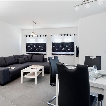 Sunny Biokovo Apartments Baška Voda Esterno foto